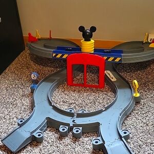 Mickey mouse race track